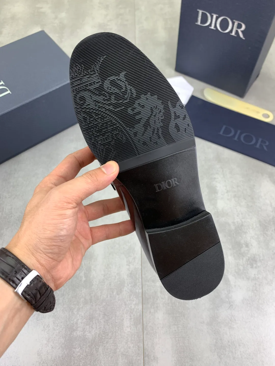 Men's men's shoes 💰P560 new style 💰high version 💎💎💎Dior original version! Top Italian purchasing agent! Men's business casual leather shoes, original imported open-edge beaded calfskin upper, ultimate texture, gentlemanly style, imported water-dyed cowhide inside, top-quality original Italian rubber outsole, first-class workmanship, top quality! Size: 39-44 (45 customized) 4️⃣ colors available